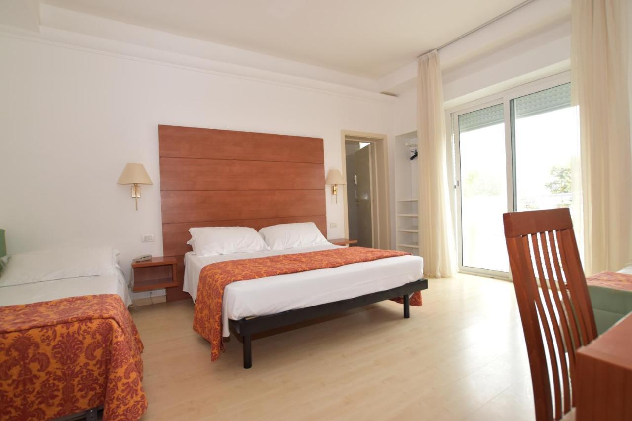 Hotel Villa Del Parco Rimini Luaran gambar
