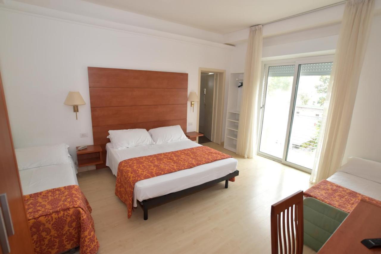 Hotel Villa Del Parco Rimini Luaran gambar