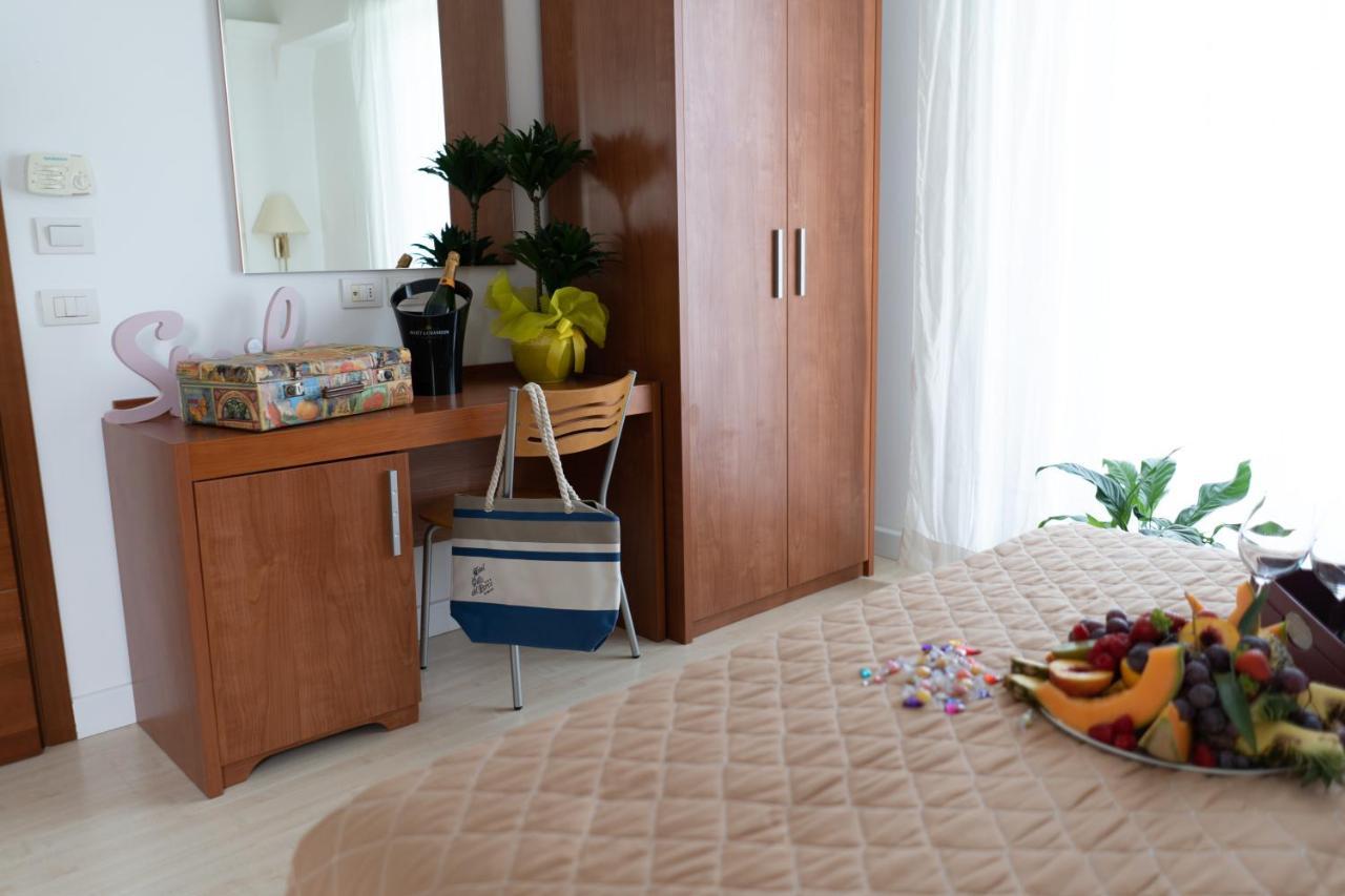 Hotel Villa Del Parco Rimini Luaran gambar