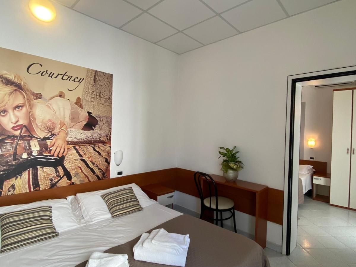 Hotel Villa Del Parco Rimini Luaran gambar