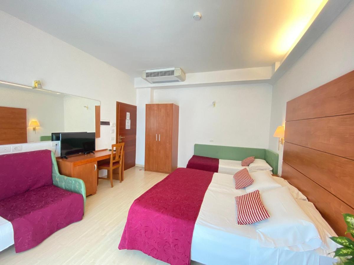 Hotel Villa Del Parco Rimini Luaran gambar