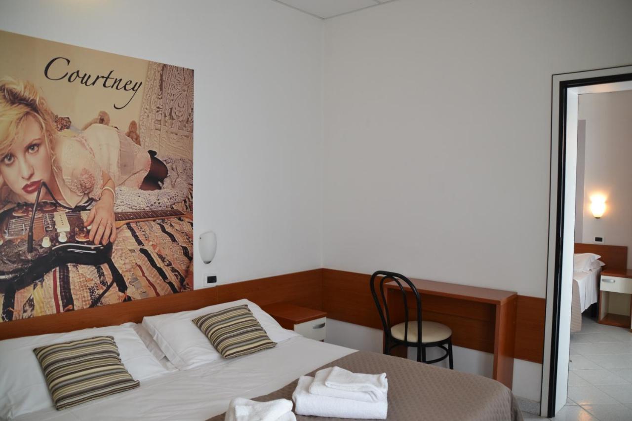 Hotel Villa Del Parco Rimini Luaran gambar
