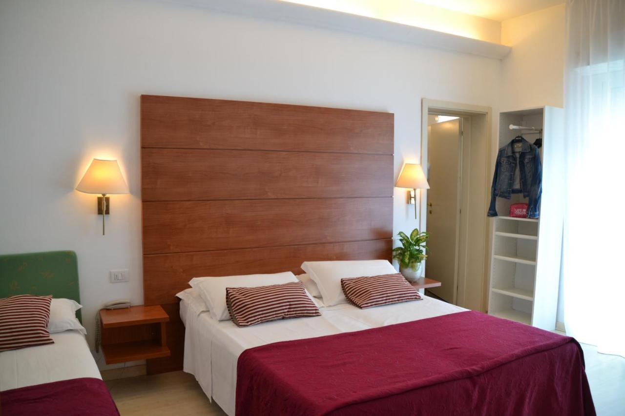 Hotel Villa Del Parco Rimini Luaran gambar