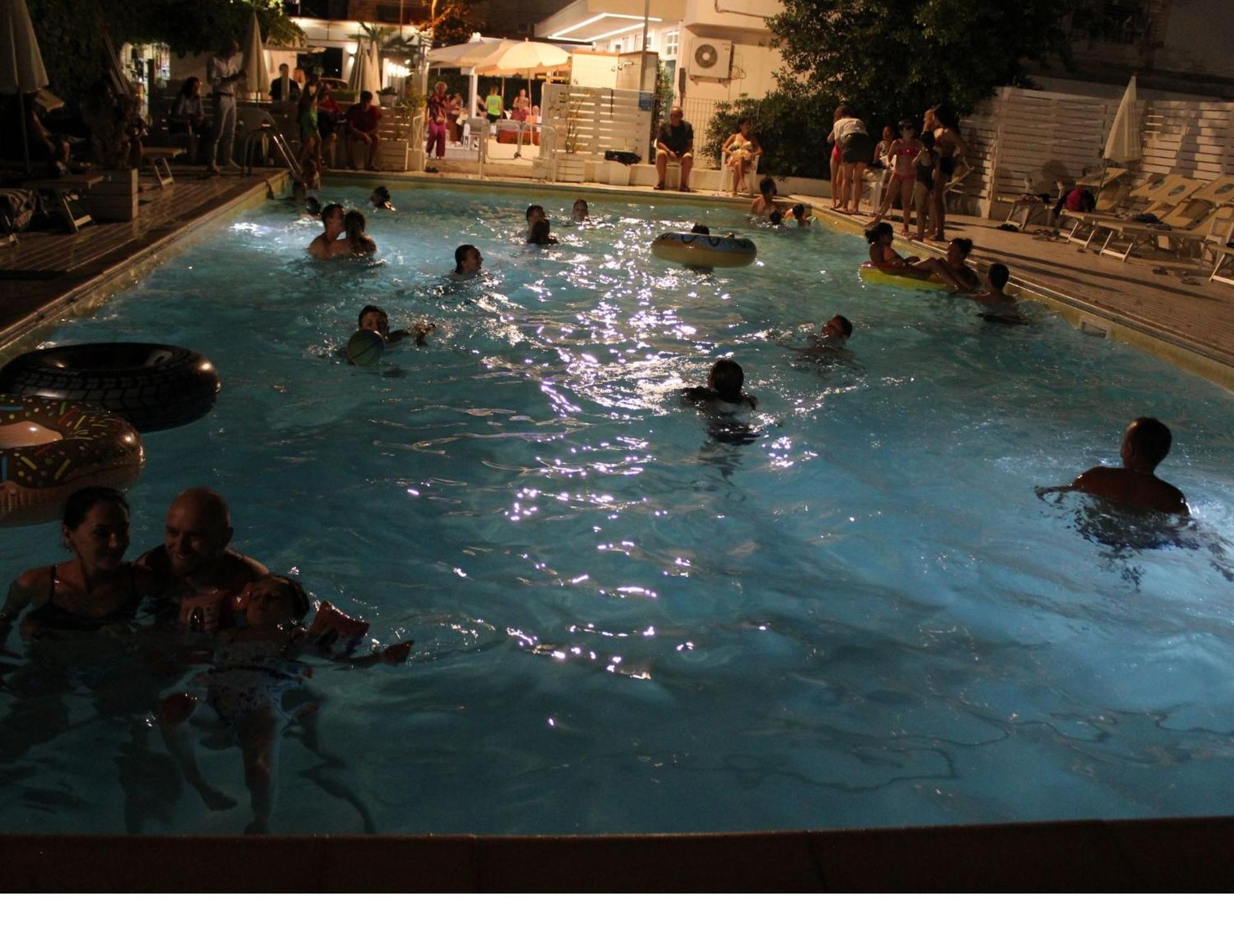 Hotel Villa Del Parco Rimini Luaran gambar