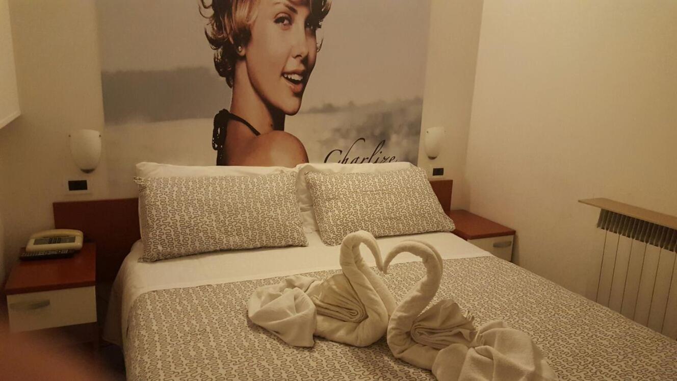 Hotel Villa Del Parco Rimini Luaran gambar