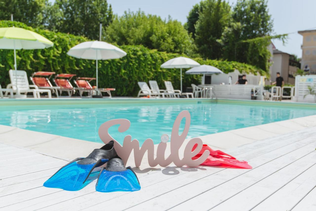 Hotel Villa Del Parco Rimini Luaran gambar